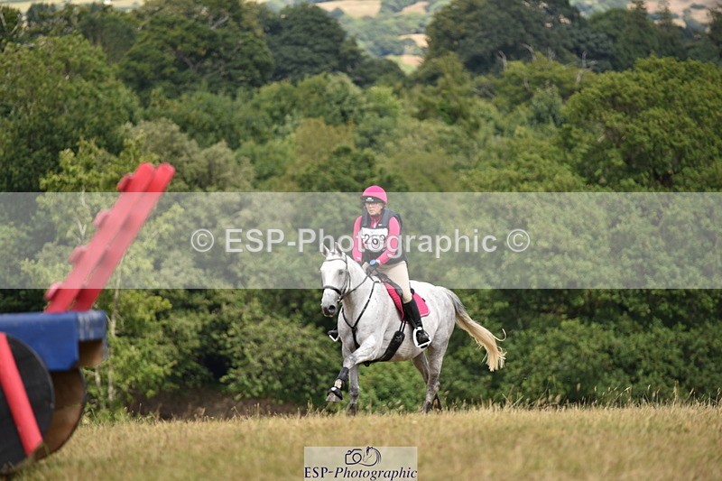 250802A-151916-06978 - F-269-Essie.Barker-BLOODY.NORA