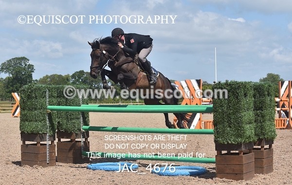 JAC_4676 - CLASS 7 Senior Foxhunter/ 1.20m Open