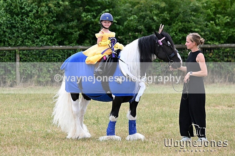 WJ6_8436 - Nancy & Churchill's first Show 22-06-25