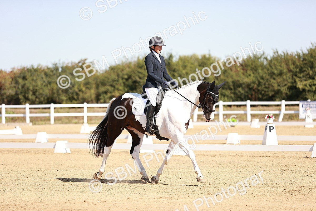 SBM_004342 - Class 12 - Novice 5 - 10.31-11.41