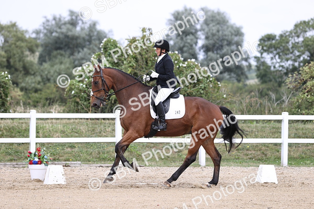 SBM_017512 - Class 14 - Novice 23 - 13.52-14.55