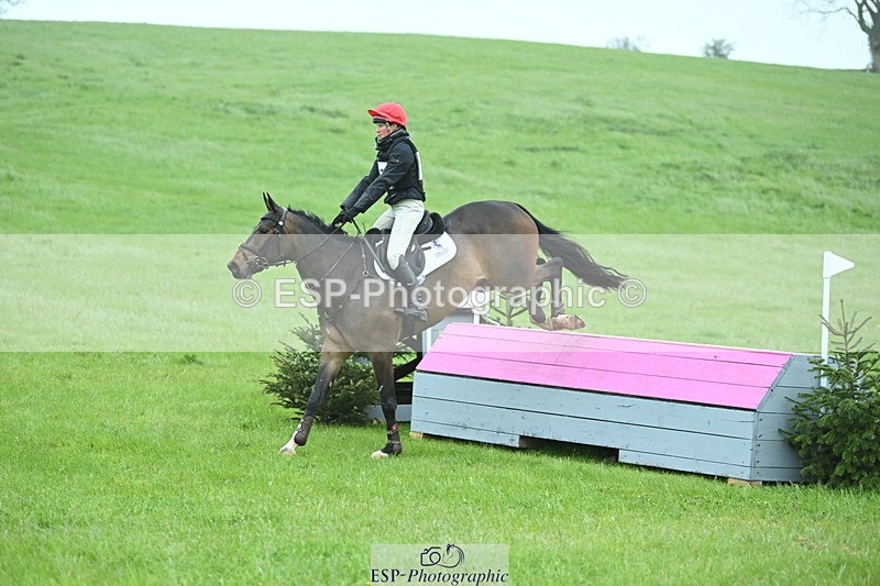 250418-103222-01195 - 017-Rosie.Bradley-Hole-KILMOUNTAIN.TOYBOY