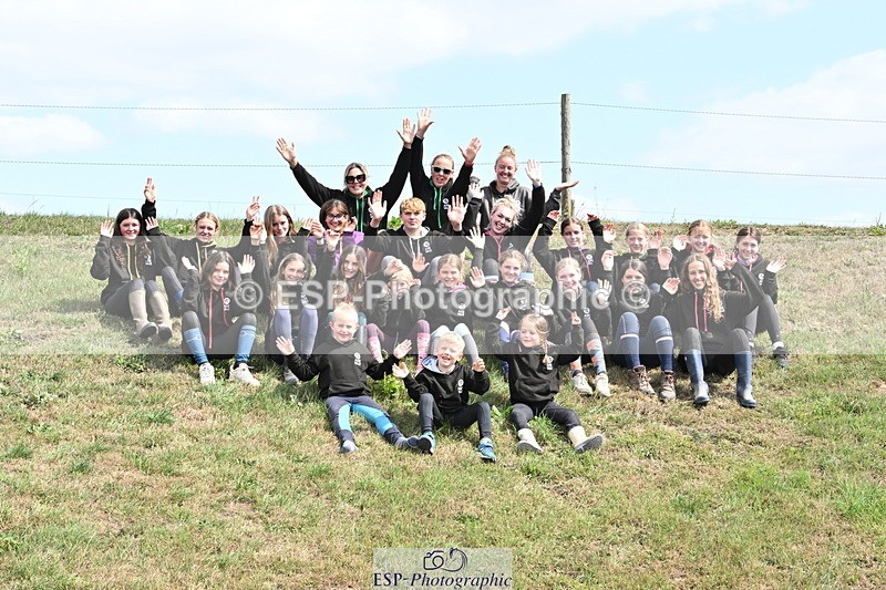 250821B-135643-00475 - Stable Shots and Group Photo