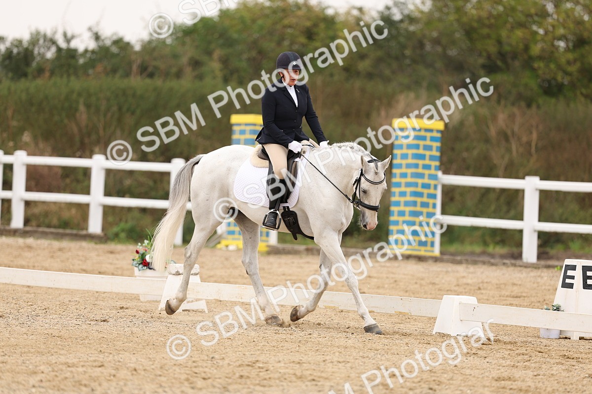 SBM_01744 - Class 9 - Novice 27 Champs