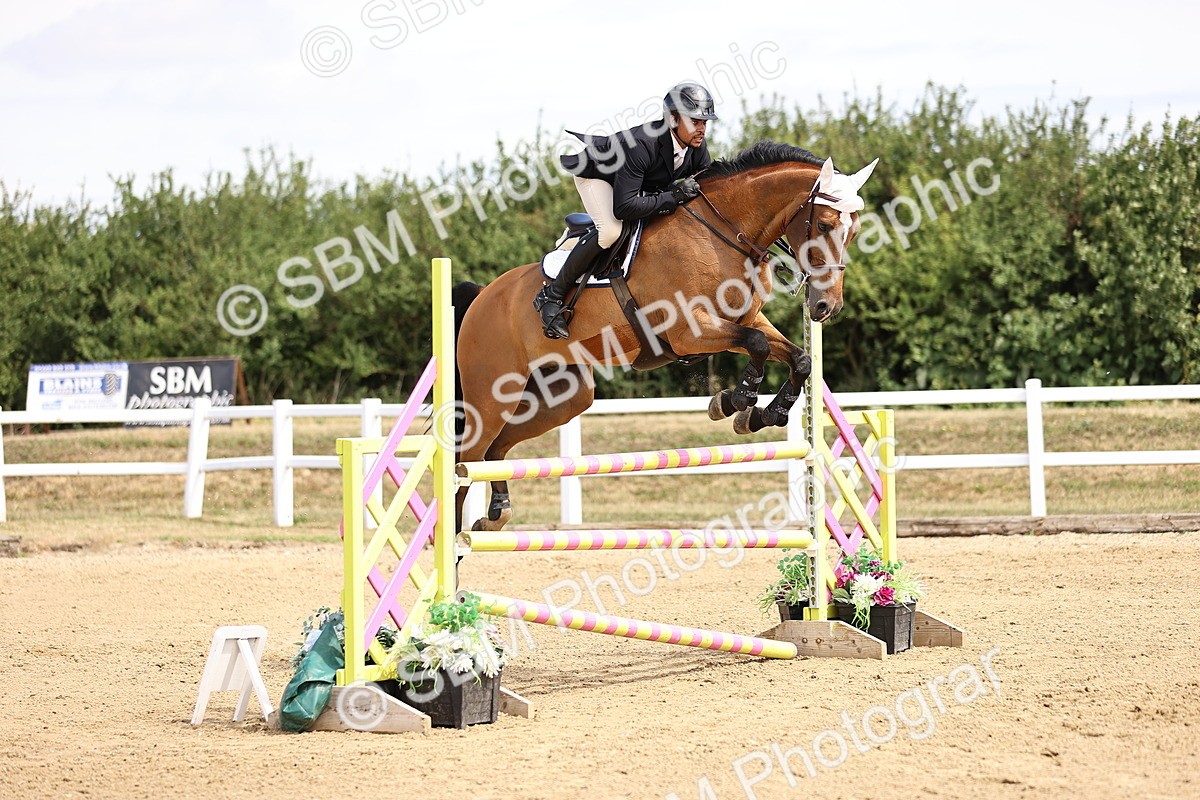 SBM_009862 - Class 8 - Senior Newcomers - 1.10  Open