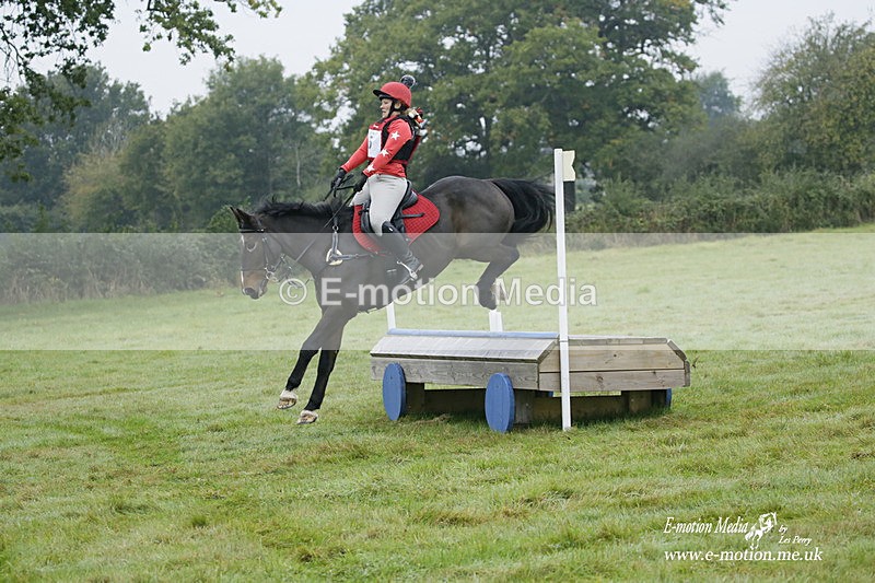 WWHT 171021 0035 - Novice Restricted (0.80m)  17/10/21