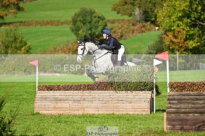 251025A-125152-19283 - F-451-Olivia.Clothier