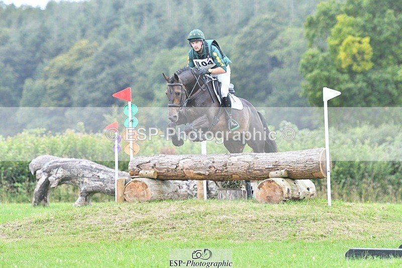 240803-114625-03325 - 104-Ollie_Martin-MIH_HUNTERS_BEAR