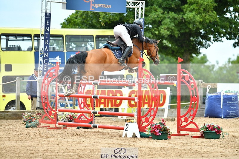 230720A-145356-03600 - Cls 9, 2 Star Big 1.40m Start to break