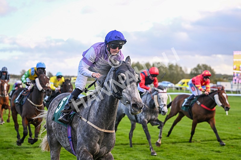 281025-Race 5-Tarbat Ness-1802 - Race 5