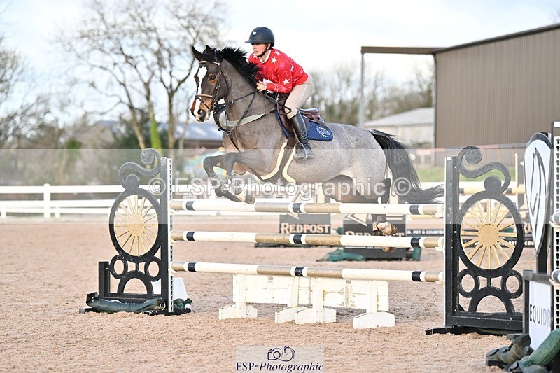 241208-141132-01899 - Cls 22 Foxhunter and 1.20m Open