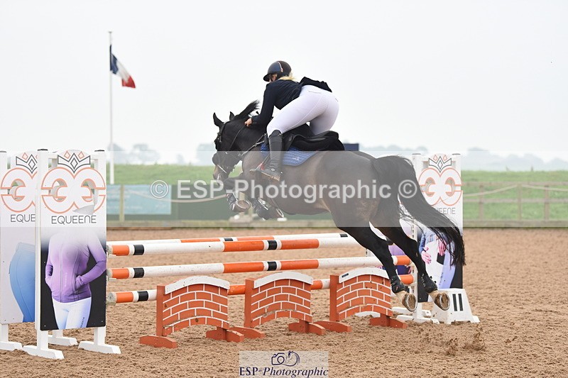 230916A-155528-05443 - Cls 18 Snr 95cm Derby