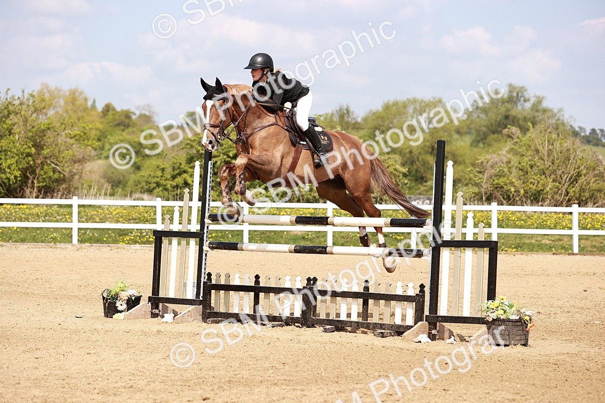  - Class 26 - Senior Foxhunter - 1.20m