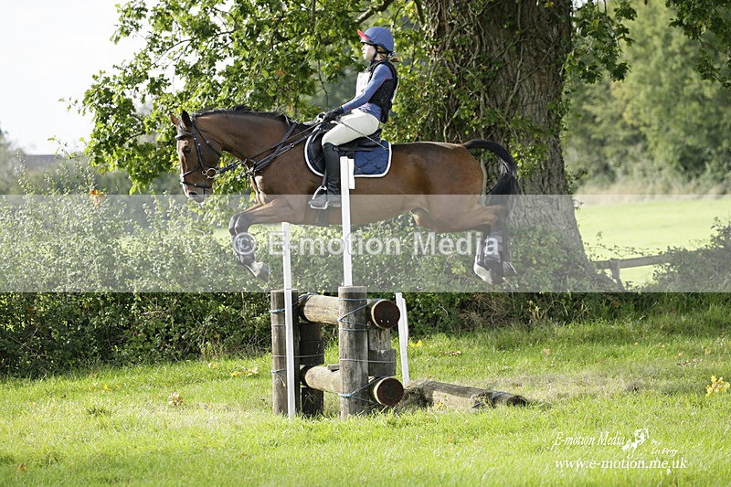  WWHT 171021 2963 - Intermediate (0.90m)  17/10/21