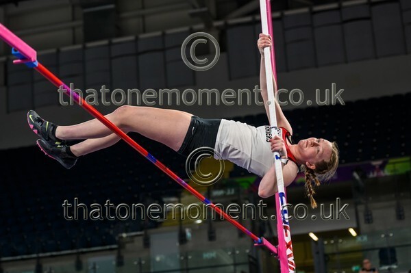 AgeInd25SUN-912632 - Field Female