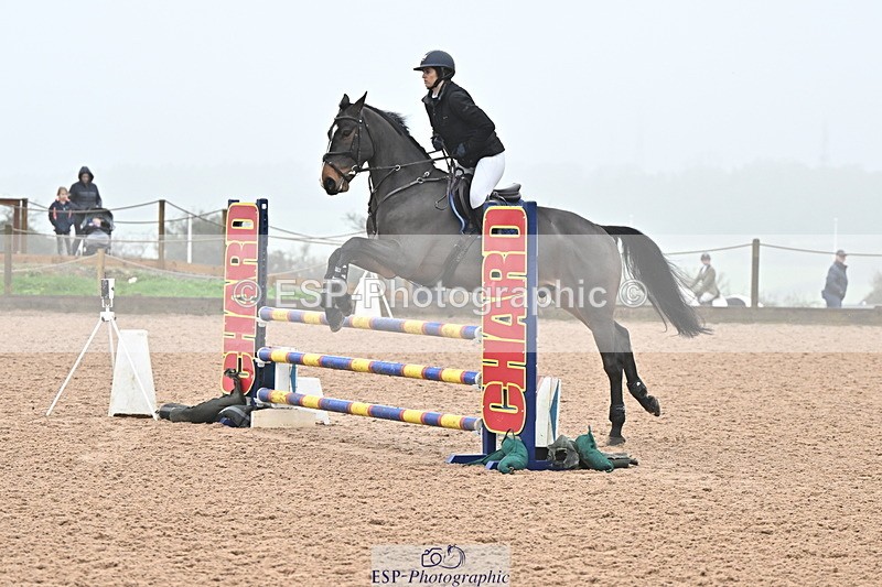 241103A-104610-06742 - SUN Cls 18 British Novice and 90cm Open