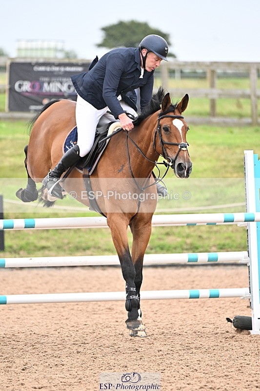 240828A-160025-01258 - Cls 5 Snr Foxhunter and 1.20m Open