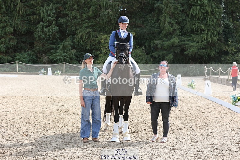 250809A-155854-04702 - Medium GOLD Presentations