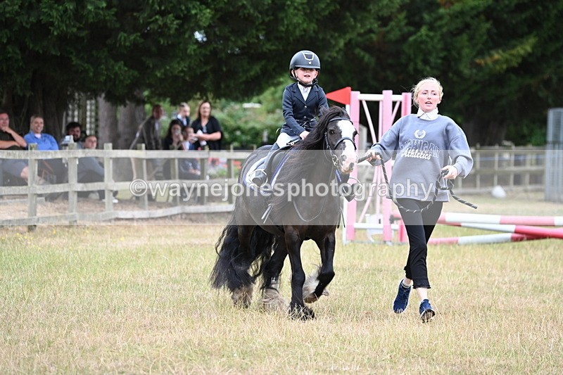 WJ6_9542 - Class 12 Minimus Jumping 45cm