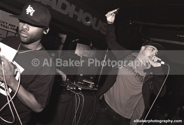 14 tb  shameless - Friends-&-Family @ the-roadhouse 04.02.06