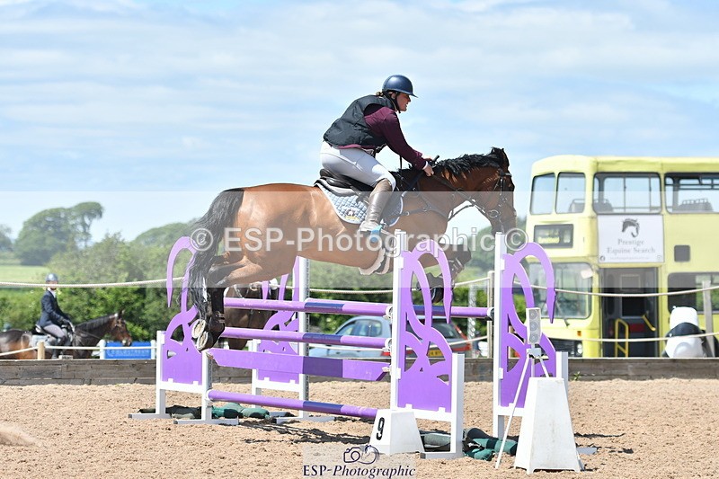 240609A-131900-05585 - Cls 18 Snr Newcomers and 1.10m Open