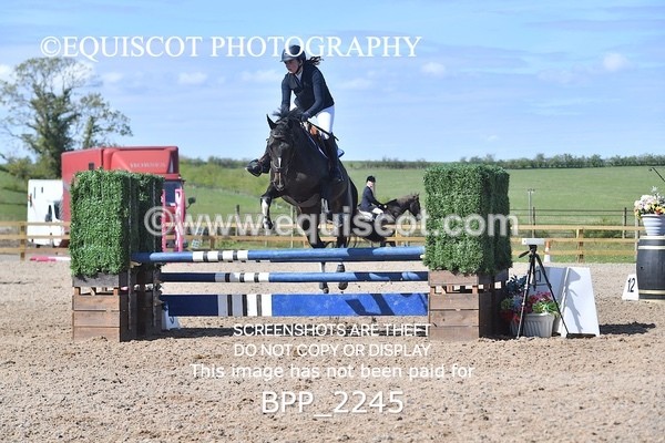 BPP_2245 - CLASS 22 SUN Senior BritiNovice/ 90cm Open