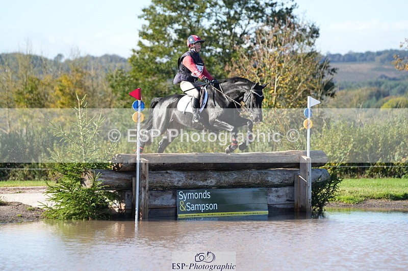 251024A-111056-07121 - A-013-Louisa.Lockwood