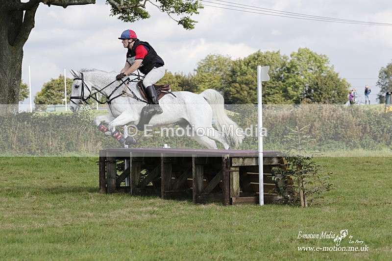  WWHT 171021 3088 - Intermediate (0.90m)  17/10/21