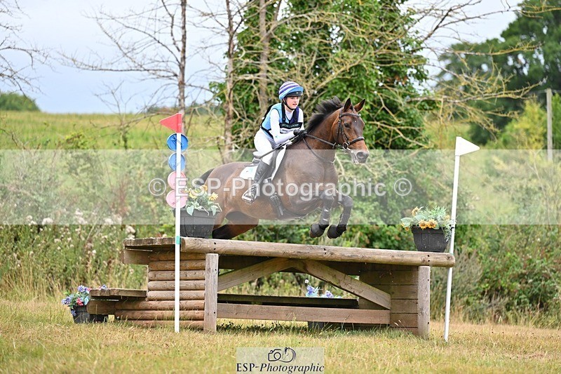 250803A-123303-13429 - M-553-Beatrice.Hayman-Joyce-ICONIC