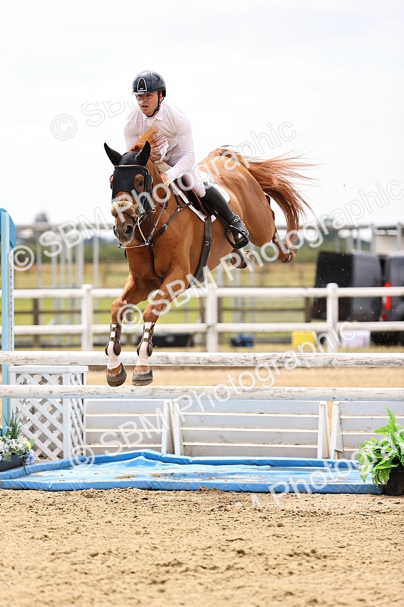 SBM_010664 - Class 9 - Senior Foxhunter - 1.20m Open