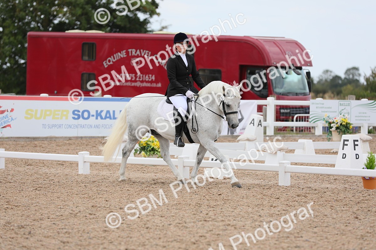 SBM_05660 - Class 32 Novice 1