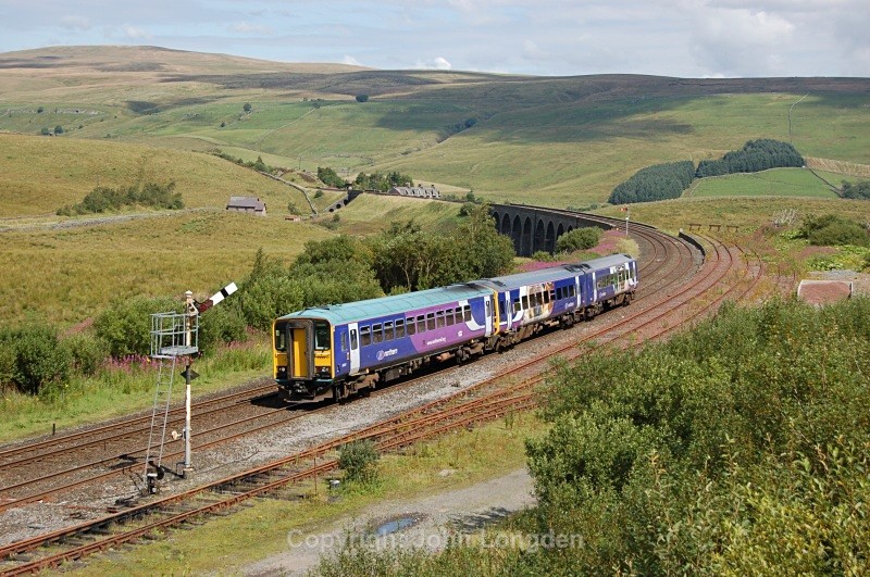 7.8.09 153317 & 158795 11.51 Carlisle - Leeds, Garsdale - Garsdale - 'Chicken Shed'
