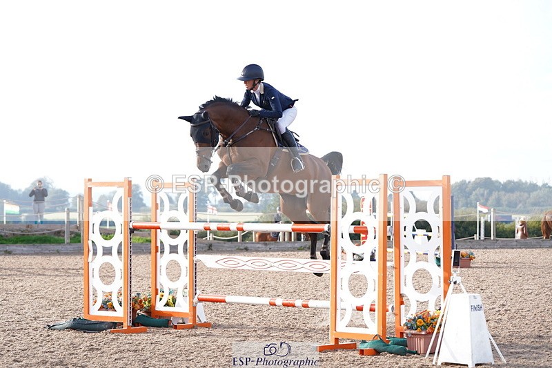 241004A-160922-02753 - Fri 05 Nat 1.30m & 1.40m Open