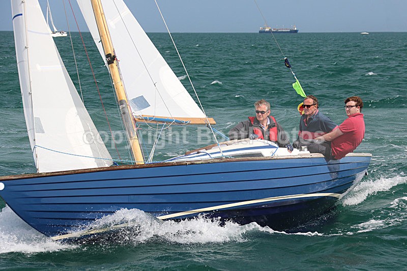 150627 GBR672 - WT7A0445_A - ROUND THE ISLAND RACE - SATURDAY 27th JUNE 2015