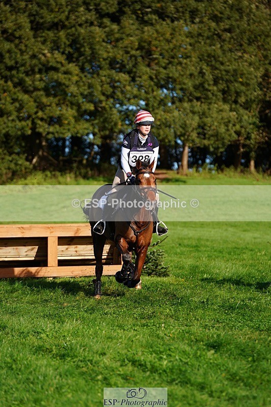 241026-103032-11317 - 328-Zara.Head-FOURFIELDS.LOVEHEART