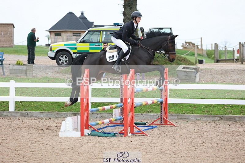 241101A-115508-01550 - FRI Cls 5 Newcomers and 1.10m Open