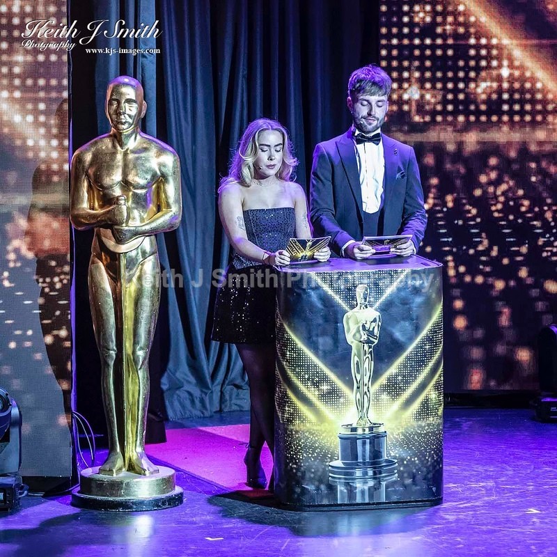 7KJS0225 - Ambition show team