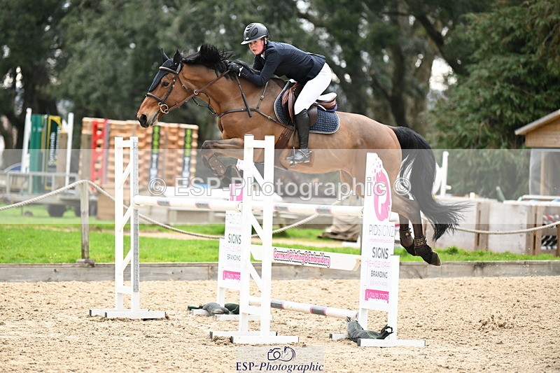 250323A-154058-05079 - Cls 25 Snr Fox & 1.20m Open