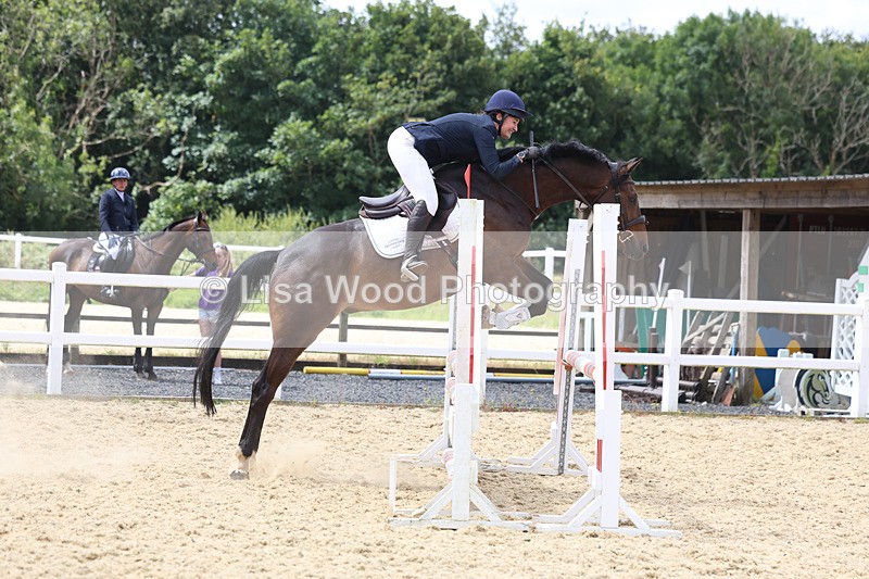 3E7A5130 - Class 4: Senior British Novice/90cm open