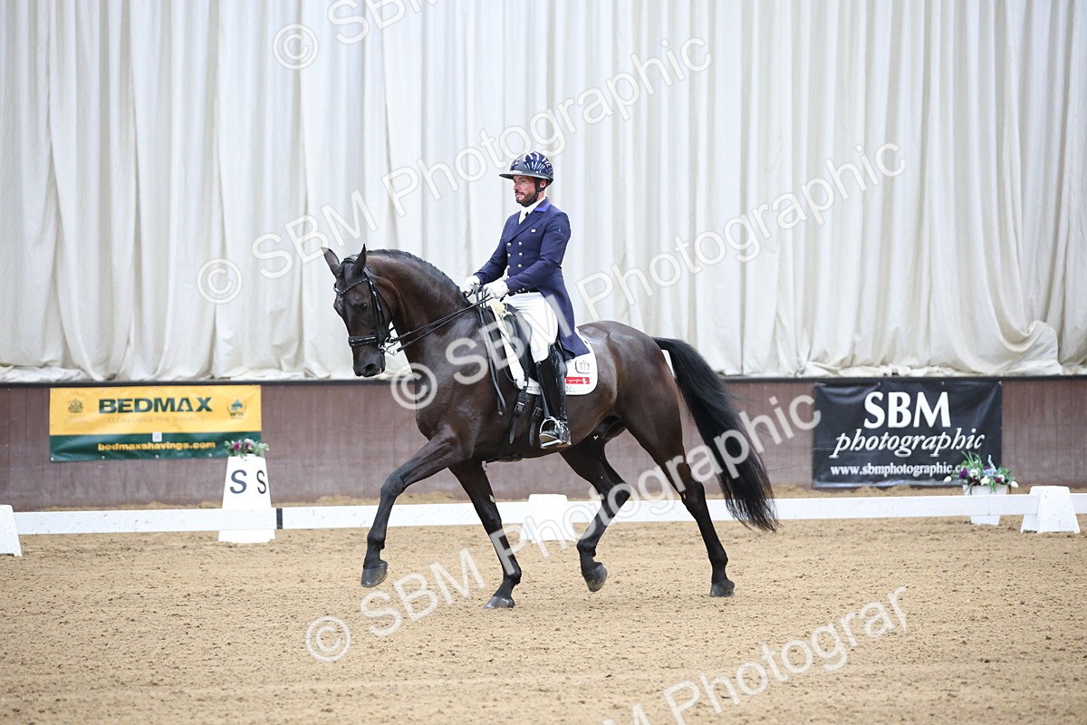 SBM_004305 - Class 9 - FEI Inter 1 Gold - 15.55-16.43