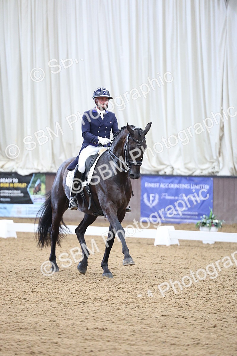 SBM_004317 - Class 9 - FEI Inter 1 Gold - 15.55-16.43