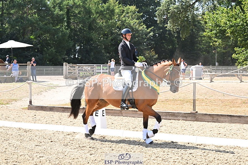 250810A-132646-06641 - Medium SILVER Presentations