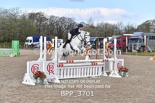 BPP_3701 - CLASS 3 FRI Senior British Novice/ 90cm Open