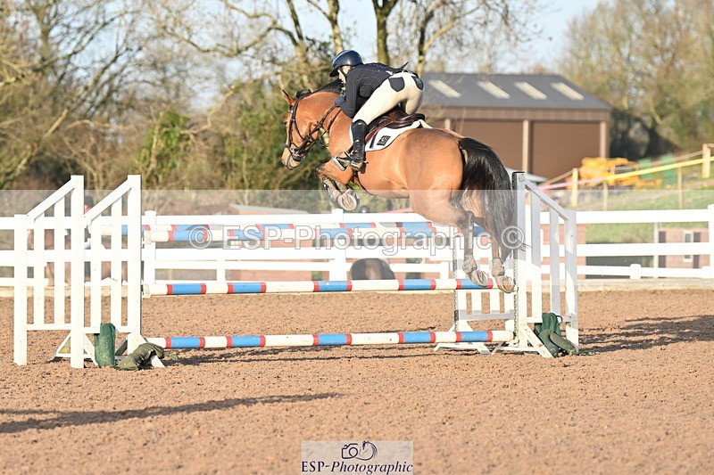 231210A-142510-02745 - Cls 21 Foxhunter & 1.20m Open
