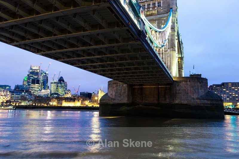 DSC09934 - London low light