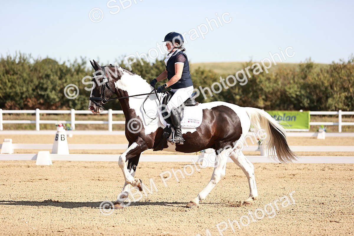 SBM_004329 - Class 12 - Novice 5 - 10.31-11.41