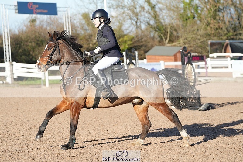 251130-105344-01021 - Cls 4 Pony Brit Nov & 80cm Open