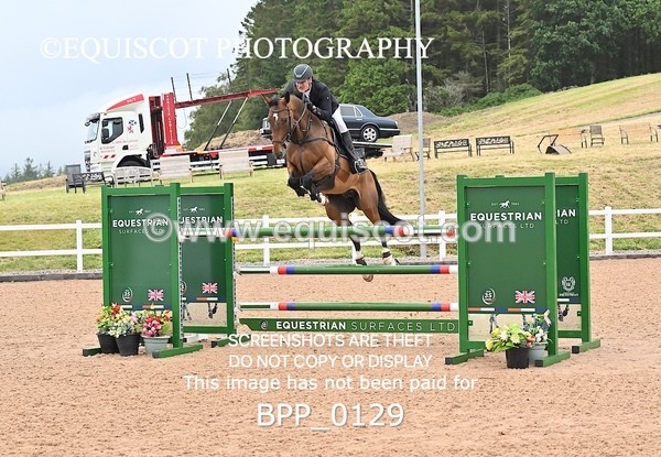 BPP_0129 - CLASS 25 SUN HOYS Redpost Equestrian Senior Foxhunter Second Round