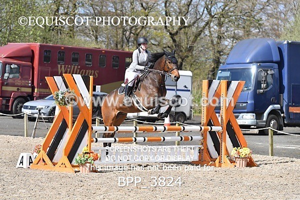 BPP_3824 - CLASS 3 FRI Senior British Novice/ 90cm Open