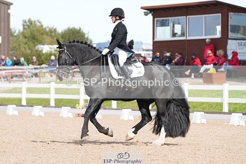 250906-140457-03863 - 021-Francesca.TurnerAlbie